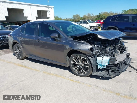 2020 Toyota Camry SE with VIN 4T1G11AK2LU927172, listed as a IAAI auction lot 41736085 with 191,512 mi miles. Bid and sale history available at carsss.com. Image 1.