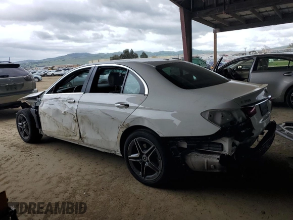 2022 Mercedes-Benz E 350 with VIN W1KZF8DB7NB050539, listed as a Copart auction lot 51081345 with 49,258 mi miles and Salvage Title. Bid and sale history available at DreamBid. Image 2.