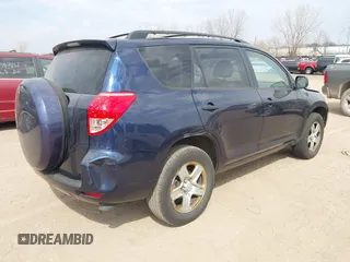 2006 Toyota RAV4 with VIN JTMZD33V466008337, listed as a IAAI auction lot 41916030 with 121,022 mi miles. Bid and sale history available at carsss.com. Image 4.