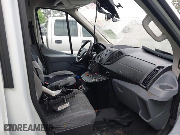 2017 Ford Transit z VIN 1FDYR2CM2HKB02558, wystawiony jako IAAI lot #42231233 z przebiegiem 273 278 mil mil oraz . Historia ofert i sprzedaży dostępna na DreamBid. Obrazek 5.