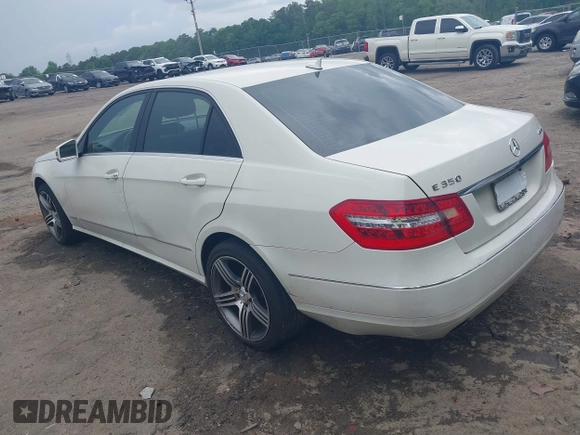 2010 Mercedes-Benz E 350 Luxury z VIN WDDHF8HB1AA259975, wystawiony jako IAAI lot #42111436 z przebiegiem 244 147 mil mil oraz . Historia ofert i sprzedaży dostępna na DreamBid. Obrazek 3.