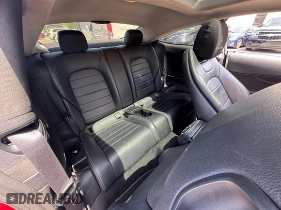 2017 Mercedes-Benz C с VIN WDDWJ4KBXHF32552, выставлен на аукционе Copart как лот 64165705 с пробегом 128 929 миль миль и Чистый • Clean title. История ставок и продаж доступна на DreamBid. Изображение 6.
