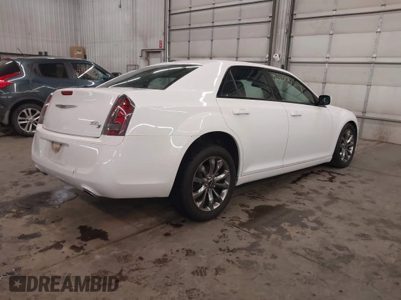 2014 Chrysler 300 with VIN 2C3CCAGG9EH365877, listed as a IAAI auction lot 41500564 with 89,384 mi miles. Bid and sale history available at carsss.com. Image 4.