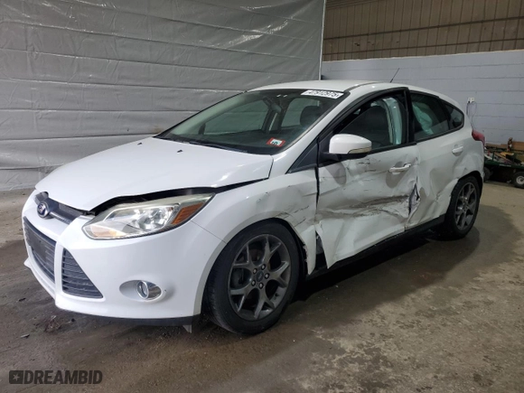 2014 Ford Focus SE with VIN 1FADP3K23EL297578, listed as a Copart auction lot 47912975 with 118,513 mi miles and Salvage Title. Bid and sale history available at carsss.com. Image 1.