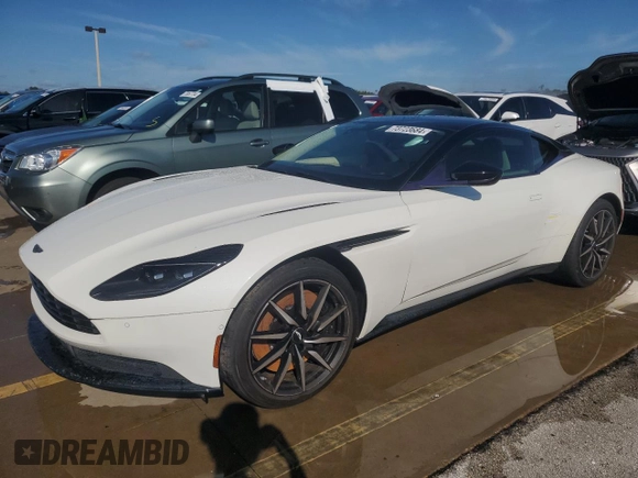 2019 Aston Martin DB11 V8 z VIN SCFRMFAW0KGL05298, wystawiony jako Copart lot #73723684 z przebiegiem Nie podano mil oraz Nie do naprawy. Historia ofert i sprzedaży dostępna na DreamBid. Obrazek 1.