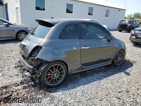 2015 FIAT 500 Abarth z VIN 3C3CFFFH1FT508103, wystawiony jako Copart lot #59267965 z przebiegiem 108 068 mil mil oraz Szkoda całkowita • Salvage title. Historia ofert i sprzedaży dostępna na DreamBid. Obrazek 3.