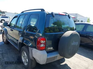 2006 Jeep Liberty Sport z VIN 1J4GK48K66W122836, wystawiony jako IAAI lot #42141978 z przebiegiem 188 952 mil mil oraz . Historia ofert i sprzedaży dostępna na DreamBid. Obrazek 3.