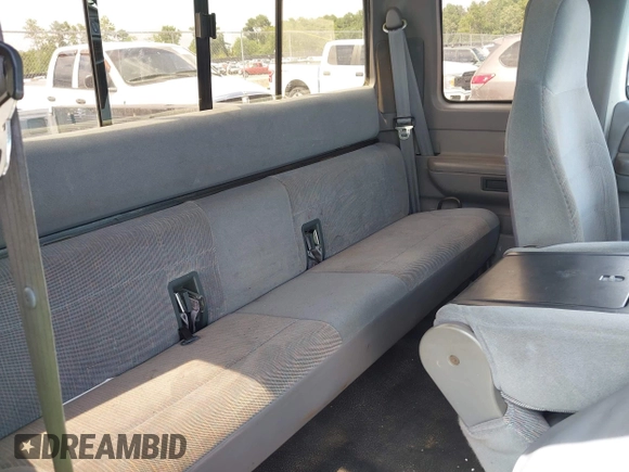 1997 Ford F-250 с VIN 1FTHX26H4VEA03307, выставлен на аукционе IAAI как лот 42491659 с пробегом 177 624 миль миль и . История ставок и продаж доступна на DreamBid. Изображение 8.