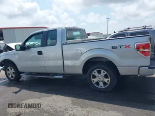 2009 Ford F-150 STX z VIN 1FTRX12W59KB81818, wystawiony jako IAAI lot #42073182 z przebiegiem 76 968 mil mil oraz . Historia ofert i sprzedaży dostępna na DreamBid. Obrazek 14.