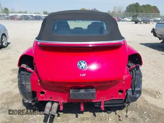 2015 Volkswagen Beetle с VIN 3VW5A7AT8FM817899, выставлен на аукционе IAAI как лот 41908409 с пробегом 134 420 миль миль и . История ставок и продаж доступна на DreamBid. Изображение 17.