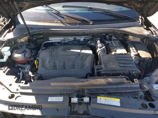 2023 Volkswagen Tiguan SE z VIN 3VVMB7AX7PM032629, wystawiony jako IAAI lot #41441468 z przebiegiem 52 518 mil mil oraz . Historia ofert i sprzedaży dostępna na DreamBid. Obrazek 10.