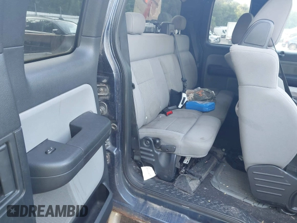 2004 Ford F-150 XLT z VIN 1FTPX14574NC36613, wystawiony jako IAAI lot #42741713 z przebiegiem 156 494 mil mil oraz . Historia ofert i sprzedaży dostępna na DreamBid. Obrazek 8.