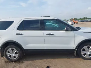 2016 Ford Utility Police Interceptor with VIN 1FM5K8AR5GGA86768, listed as a IAAI auction lot 42140734 with 115,820 mi miles. Bid and sale history available at carsss.com. Image 14.