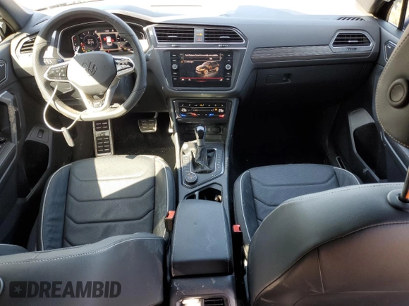 2024 Volkswagen Tiguan SEL R-Line with VIN 3VV4B7AX5RM118962, listed as a Copart auction lot 49692685 with 15,320 mi miles and Clean title. Bid and sale history available at DreamBid. Image 8.