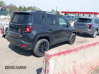 2016 Jeep Renegade Latitude with VIN ZACCJBBT0GPD04026, listed as a IAAI auction lot 42012920 with 182,076 mi miles. Bid and sale history available at carsss.com. Image 4.