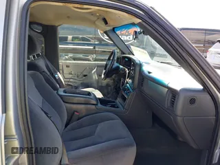 2006 GMC Sierra 1500 SLE1 z VIN 2GTEC13Z661353952, wystawiony jako IAAI lot #42018310 z przebiegiem 153 341 mil mil oraz . Historia ofert i sprzedaży dostępna na DreamBid. Obrazek 5.