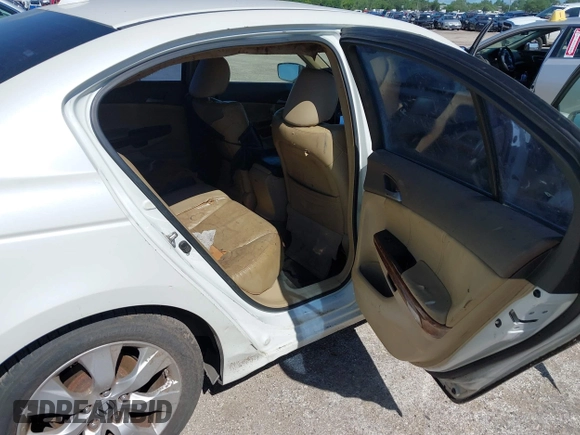 2008 Honda Accord EX-L z VIN 1HGCP36848A083642, wystawiony jako IAAI lot #42209153 z przebiegiem 257 112 mil mil oraz . Historia ofert i sprzedaży dostępna na DreamBid. Obrazek 8.