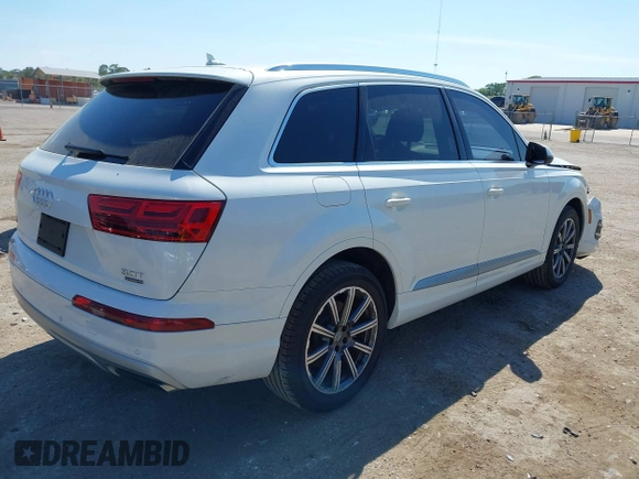 2017 Audi Q7 Prestige with VIN WA1VABF72HD017612, listed as a IAAI auction lot 41899537 with 123,702 mi miles and . Bid and sale history available at DreamBid. Image 4.