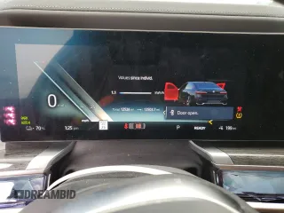 2024 BMW i7 xDrive60 z VIN WBY53EJ0XRCP79376, wystawiony jako Copart lot #74859304 z przebiegiem 12 526 mil mil oraz Nie do naprawy. Historia ofert i sprzedaży dostępna na DreamBid. Obrazek 9.