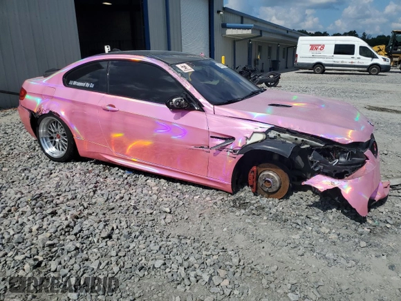 2013 BMW M3 z VIN WBSKG9C57DJ593767, wystawiony jako Copart lot #54728954 z przebiegiem 100 526 mil mil oraz Szkoda całkowita • Salvage title. Historia ofert i sprzedaży dostępna na DreamBid. Obrazek 4.