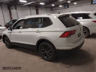 2022 Volkswagen Tiguan SE with VIN 3VV2B7AX0NM037109, listed as a IAAI auction lot 41727503 with 37,637 mi miles. Bid and sale history available at carsss.com. Image 14.