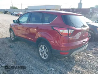 2017 Ford Escape SE z VIN 1FMCU0GD9HUF01849, wystawiony jako IAAI lot #42410230 z przebiegiem 177 423 mil mil oraz . Historia ofert i sprzedaży dostępna na DreamBid. Obrazek 3.