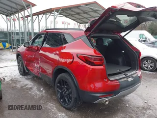 2023 Chevrolet Blazer LT z VIN 3GNKBJRS1PS225535, wystawiony jako IAAI lot #41389360 z przebiegiem 7 197 mil mil oraz . Historia ofert i sprzedaży dostępna na DreamBid. Obrazek 3.