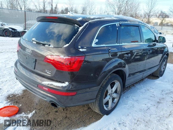 2015 Audi Q7 3.0T S line Prestige with VIN WA1DGAFE1FD017388, listed as a IAAI auction lot 41619900 with 122,420 mi miles. Bid and sale history available at carsss.com. Image 4.