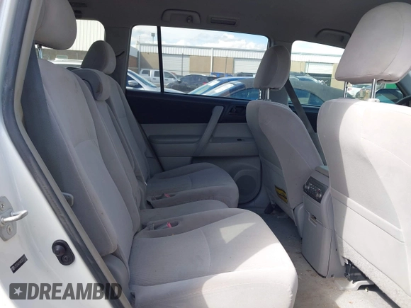 2008 Toyota Highlander z VIN JTEDS41A482011153, wystawiony jako IAAI lot #42147317 z przebiegiem 121 189 mil mil oraz . Historia ofert i sprzedaży dostępna na DreamBid. Obrazek 8.