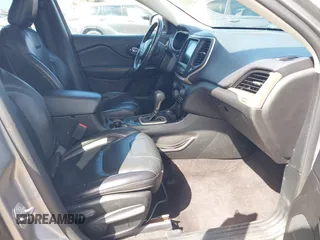 2017 Jeep Cherokee Limited z VIN 1C4PJMDB4HW518815, wystawiony jako IAAI lot #41798567 z przebiegiem 68 332 mil mil oraz . Historia ofert i sprzedaży dostępna na DreamBid. Obrazek 5.