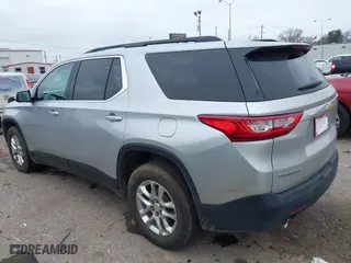 2019 Chevrolet Traverse LT Cloth with VIN 1GNERGKW2KJ291739, listed as a IAAI auction lot 41606802 with 114,608 mi miles. Bid and sale history available at carsss.com. Image 3.