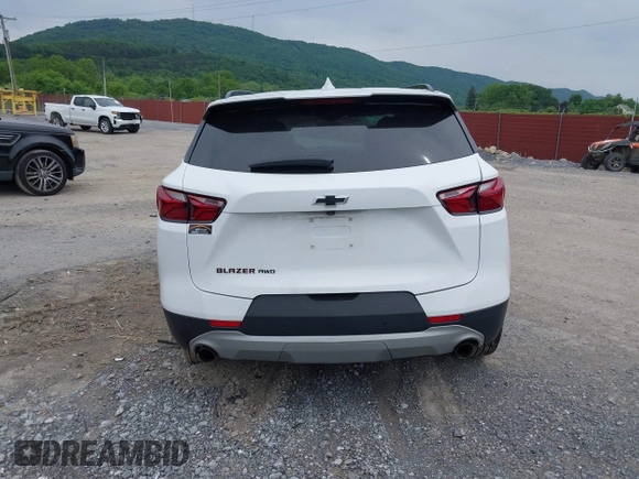 2021 Chevrolet Blazer LT z VIN 3GNKBHR40MS577432, wystawiony jako IAAI lot #42388880 z przebiegiem 35 438 mil mil oraz . Historia ofert i sprzedaży dostępna na DreamBid. Obrazek 16.