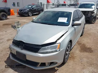 2011 Volkswagen Jetta SE с VIN 3VWBZ7AJ5BM396034, выставлен на аукционе IAAI как лот 42224986 с пробегом 208 344 миль миль и . История ставок и продаж доступна на DreamBid. Изображение 17.