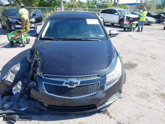 2014 Chevrolet Cruze LS with VIN 1G1PA5SH1E7181211, listed as a IAAI auction lot 41850676 with 128,893 mi miles. Bid and sale history available at carsss.com. Image 12.