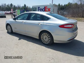 2013 Ford Fusion SE Hybrid with VIN 3FA6P0LU7DR196888, listed as a IAAI auction lot 42156366 with 393,358 mi miles. Bid and sale history available at carsss.com. Image 3.