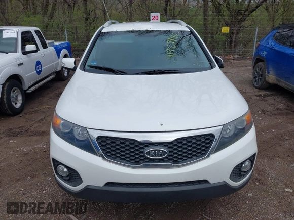2012 Kia Sorento LX with VIN 5XYKTDA23CG272564, listed as a IAAI auction lot 41927982 with 205,556 mi miles. Bid and sale history available at carsss.com. Image 6.