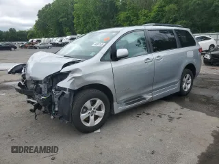 2020 Toyota Sienna LE Auto Access Seat с VIN 5TDKZ3DC8LS068472, выставлен на аукционе Copart как лот 58287195 с пробегом Не указан миль и Списание • Salvage title. История ставок и продаж доступна на DreamBid. Изображение 1.
