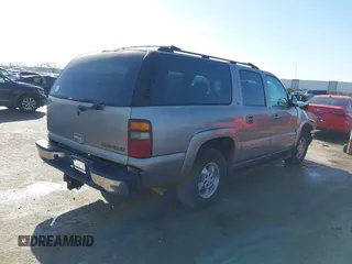 2002 Chevrolet Suburban LS with VIN 1GNEC16Z32J125040, listed as a IAAI auction lot 41657503 with 382,737 mi miles. Bid and sale history available at carsss.com. Image 4.