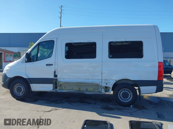 2022 Mercedes-Benz Sprinter Cargo Cargo with VIN W1Y40BHY2NT107852, listed as a IAAI auction lot 41323608 with 27,397 mi miles and . Bid and sale history available at DreamBid. Image 15.