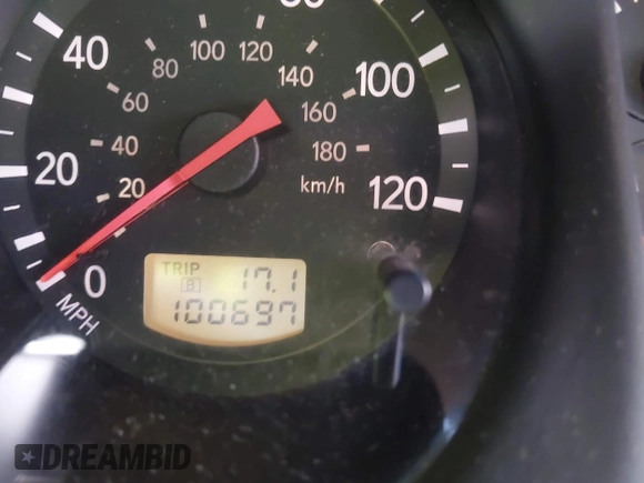 2005 Mitsubishi Outlander LS with VIN JA4LX31F25U045299, listed as a IAAI auction lot 41339369 with 100,697 mi miles. Bid and sale history available at carsss.com. Image 7.
