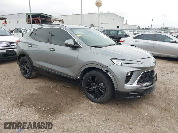 2024 Buick Encore GX Sport Touring z VIN KL4AMDSL5RB016374, wystawiony jako IAAI lot #41149918 z przebiegiem 15 512 mil mil oraz . Historia ofert i sprzedaży dostępna na DreamBid. Obrazek 1.