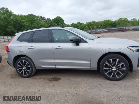 2025 Volvo XC60 Plus с VIN YV4M12RC5S1149246, выставлен на аукционе IAAI как лот 42533801 с пробегом 5 600 миль миль и . История ставок и продаж доступна на DreamBid. Изображение 13.