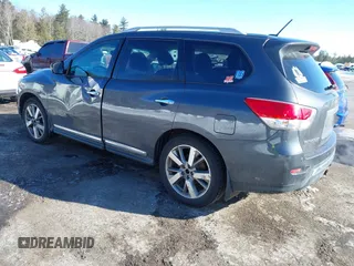 2013 Nissan Pathfinder SL z VIN 5N1AR2MM8DC602681, wystawiony jako IAAI lot #41620506 z przebiegiem 193 026 mil mil oraz . Historia ofert i sprzedaży dostępna na DreamBid. Obrazek 3.