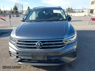 2024 Volkswagen Tiguan S with VIN 3VVRB7AX2RM053669, listed as a IAAI auction lot 41461526 with 33,358 mi miles. Bid and sale history available at carsss.com. Image 12.