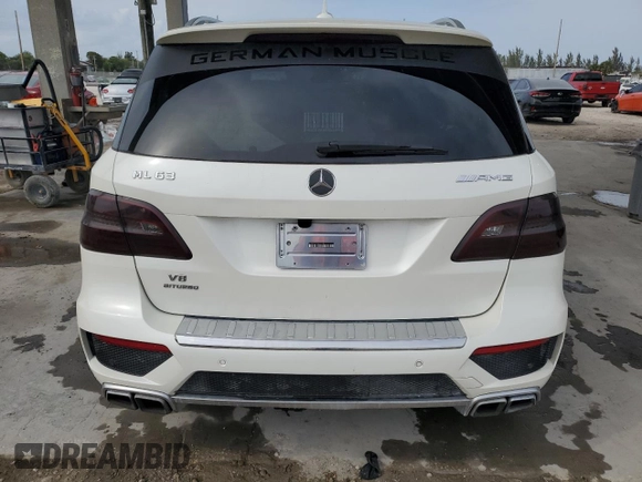 2014 Mercedes-Benz M 63 AMG z VIN 4JGDA7EB2EA272788, wystawiony jako Copart lot #49834825 z przebiegiem Nie podano mil oraz Czysty tytuł • Clean title. Historia ofert i sprzedaży dostępna na DreamBid. Obrazek 6.