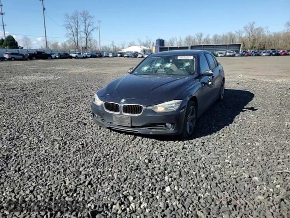 2013 BMW 3 Series 328i xDrive with VIN WBA3B3G58DNP38418, listed as a Copart auction lot 48253075 with 123,768 mi miles and Salvage title. Bid and sale history available at DreamBid. Image 11.