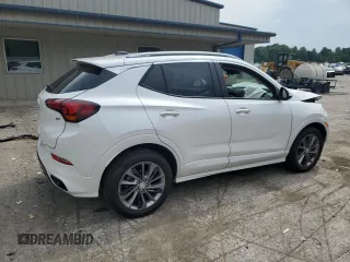 2022 Buick Encore GX Select z VIN KL4MMDSL1NB132260, wystawiony jako Copart lot #64197795 z przebiegiem 13 071 mil mil oraz Szkoda całkowita • Salvage title. Historia ofert i sprzedaży dostępna na DreamBid. Obrazek 3.
