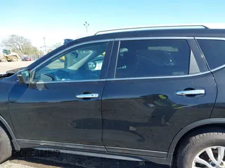 2017 Nissan Rogue SL with VIN 5N1AT2MV7HC844393, listed as a IAAI auction lot 42126002 with 105,280 mi miles. Bid and sale history available at carsss.com. Image 14.