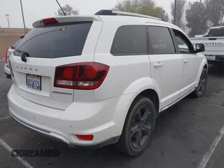 2017 Dodge Journey Crossroad Plus z VIN 3C4PDCGG1HT566478, wystawiony jako IAAI lot #42093451 z przebiegiem 72 398 mil mil oraz . Historia ofert i sprzedaży dostępna na DreamBid. Obrazek 4.