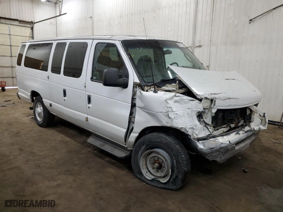 2003 Ford Econoline Wagon XL with VIN 1FBSS31S73HA53454, listed as a Copart auction lot 85071194 with 118,788 mi miles and Salvage Title. Bid and sale history available at carsss.com. Image 4.